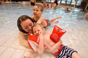 Exercise/lap pool
