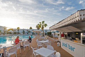 Bar vid poolen
