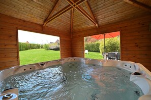 Schwimmbad des Ferienhauses
