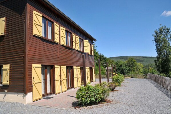 Stugans exteriör [sommar]
