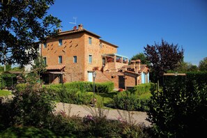 Außenseite Ferienhaus [Sommer]