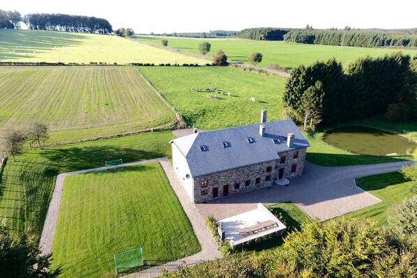 Außenseite Ferienhaus [Sommer]