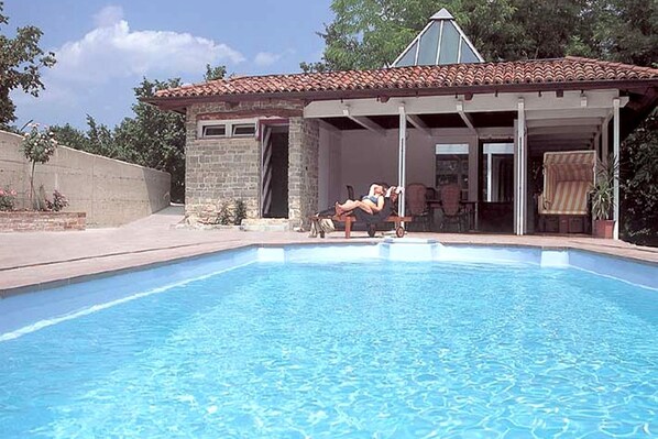 Schwimmbad des Ferienhauses