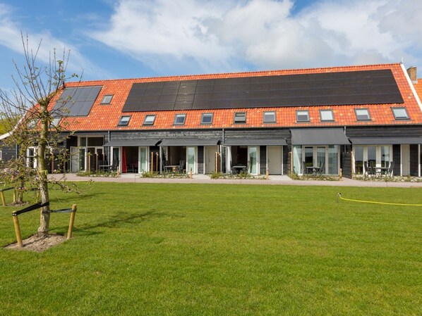 Außenseite Ferienhaus [Sommer]