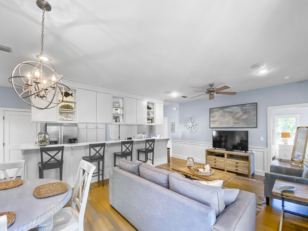 150 Steps To The Beach AND Pet Friendly! Book Your Spring Get Away Now!