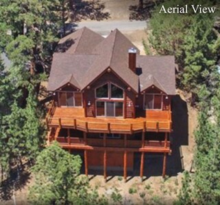 Luxury cabin & furniture - 2 Large Main Rooms, Pool Table, Theater Room