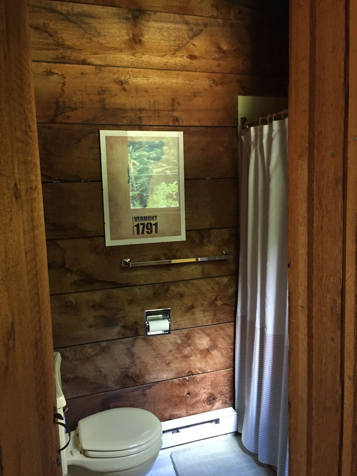 Reillys Rest-private home in Green Mtns, kid-pet friendly-Ski,Bike,Walk,Relax!