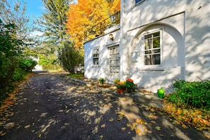 Front of the house w/Parking in the Corner 