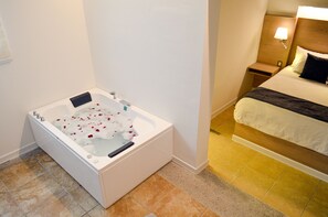 Private spa tub