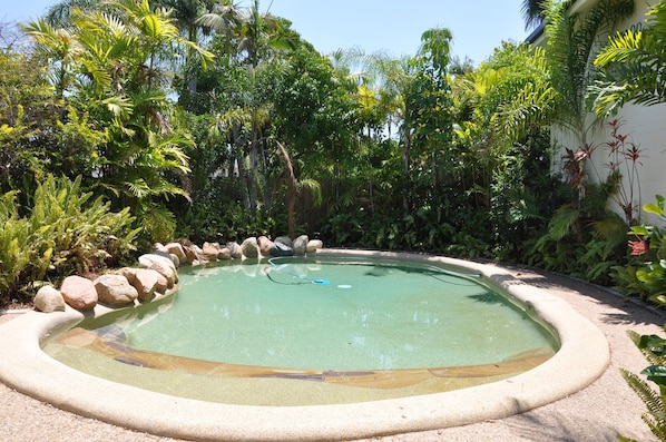 Utomhuspool
