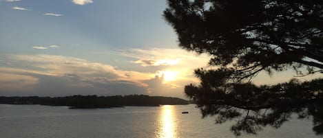 Front row seats to fireworks on Memorial Day, 4th of July & Labor Day!