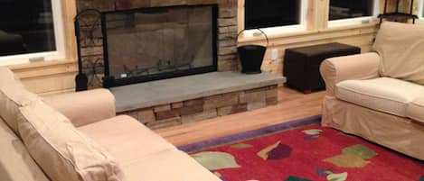 Great Room w\ 65' Smart TV, Fireplace