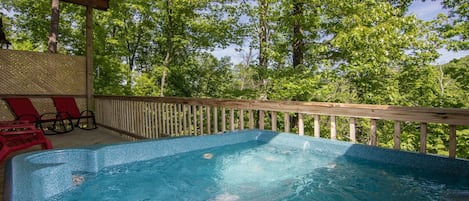 Relax In The Hot Tub Located On The Deck, PRIVATE ! Wooded Setting 