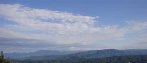 Awesome Views From Smoky Mountain Retreat