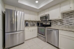 Stainless Refrigerator, Stove,  DW, Recessed Lighting!