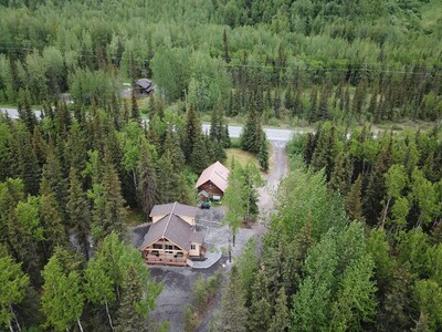 Upper Paradise Log Cabin - Nightly Rental in the Woods