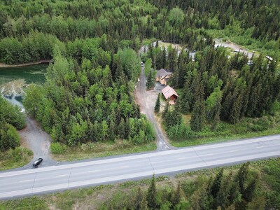 Upper Paradise Log Cabin - Nightly Rental in the Woods