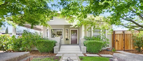 Bungalow Sonoma front wrap-around porch