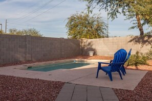 Private swimming pool in a large backyard. Heating optional,  fee required 