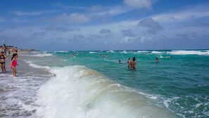 Warm Atlantic waives await you. 5 min walk from Marina. No need for a car. 