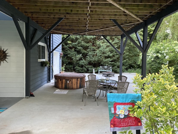 Look across the 20 x40 covered patio at the end of your drive. Very private!