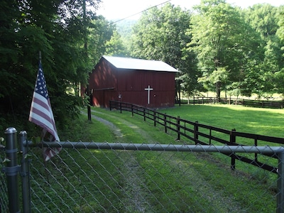 Tranquil Cabin Located Near Gatlinburg, Dollywood, Dixie Stampede And Biltmore