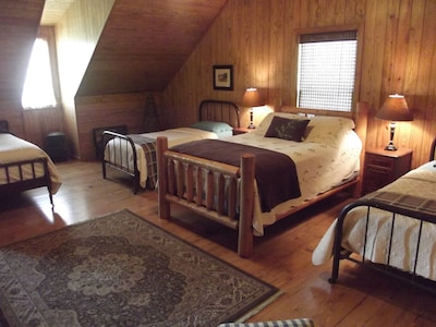 Tranquil Cabin Located Near Gatlinburg, Dollywood, Dixie Stampede And Biltmore