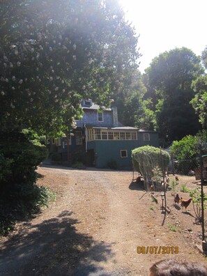 Entrance to the property 