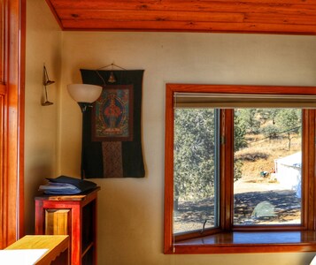 2-floor Rural Hillside Serenity Close to Town.  Hike and Bike from the House