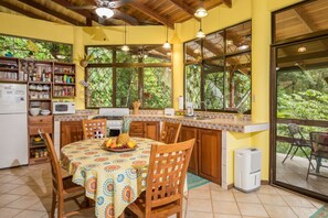 Kitchen/Dining