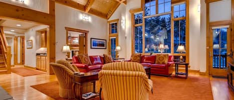 Living Room, Mountain Views