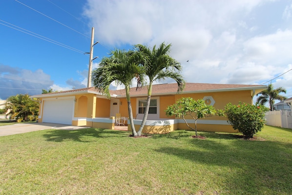 Vacanza Rentals - Villa Bonita front entrance