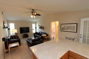 Vacanza Rentals - Villa Bonita living area