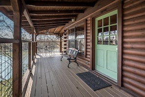 Upper wraparound deck