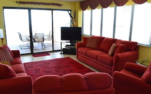 Wall of windows, overlooking the Gulf of Mexico