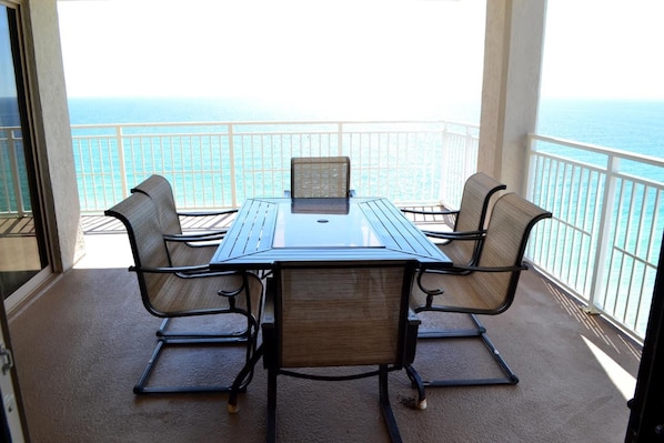 Huge balcony! Directly on the beach with unobstructed ocean and sunset views