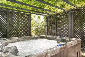Super Private Hot Tub with Living Roof