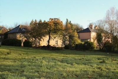 Charming 18th Century Gamekeeper's Cottage at Williamstadt House