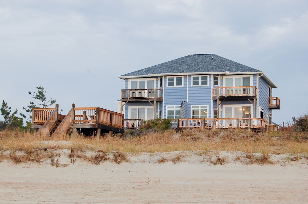 Newly Renovated Oceanfront Home with Private Beach Access in Emerald