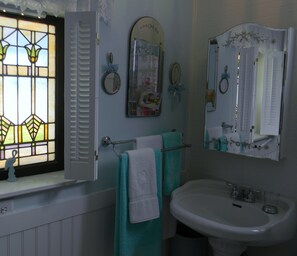 Beautiful Bathroom 