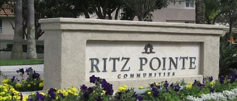 Ritz Pointe