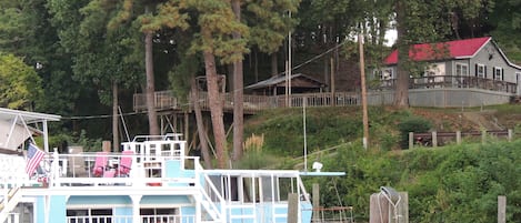  The GiaMaria resting in only 4 feet of water and a beautiful oxbow on the James. 