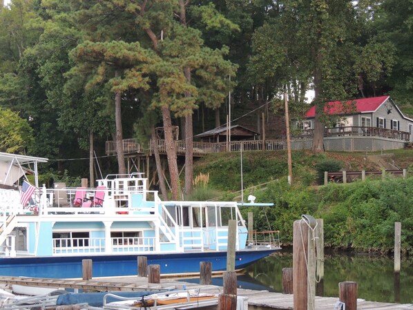  The GiaMaria resting in only 4 feet of water and a beautiful oxbow on the James. 