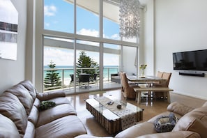 Living Room Coffe and Dining Table
Sea View