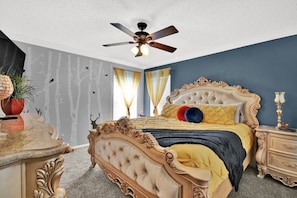 🪄 "Accio vacation memories! Our Harry Potter-themed bedroom is a true Hogwarts experience. Sleep in the wizarding world and awaken your inner wizard. Don't miss your chance to be part of the magic – reserve your spot now!"