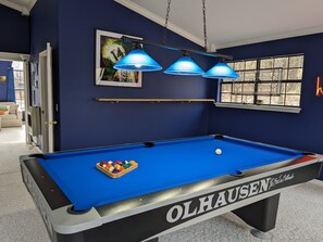 Tournament Pool Table