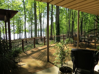 Waterfront, 5 bedrooms, on Lake Lanier / double slip Private Dock #staycation