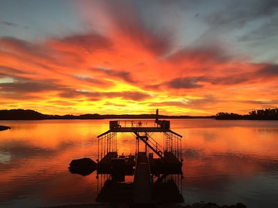 Waterfront, 5 bedrooms, on Lake Lanier / double slip Private Dock #staycation