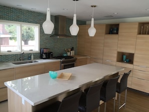 Beautiful eat in kitchen