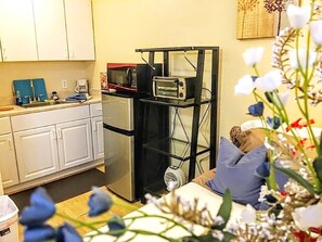 Full kitchenette - Everything you need to be comfortable